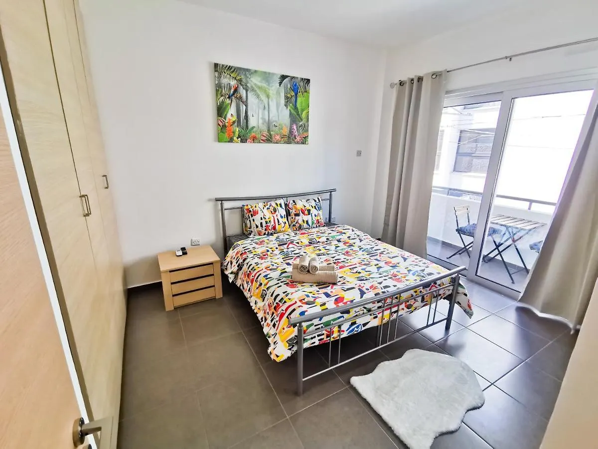 Beachy Keen City Apartment Larnaca